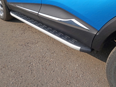 Renault Kaptur 2016- Пороги алюминиевые с пластиковой накладкой 1720 мм